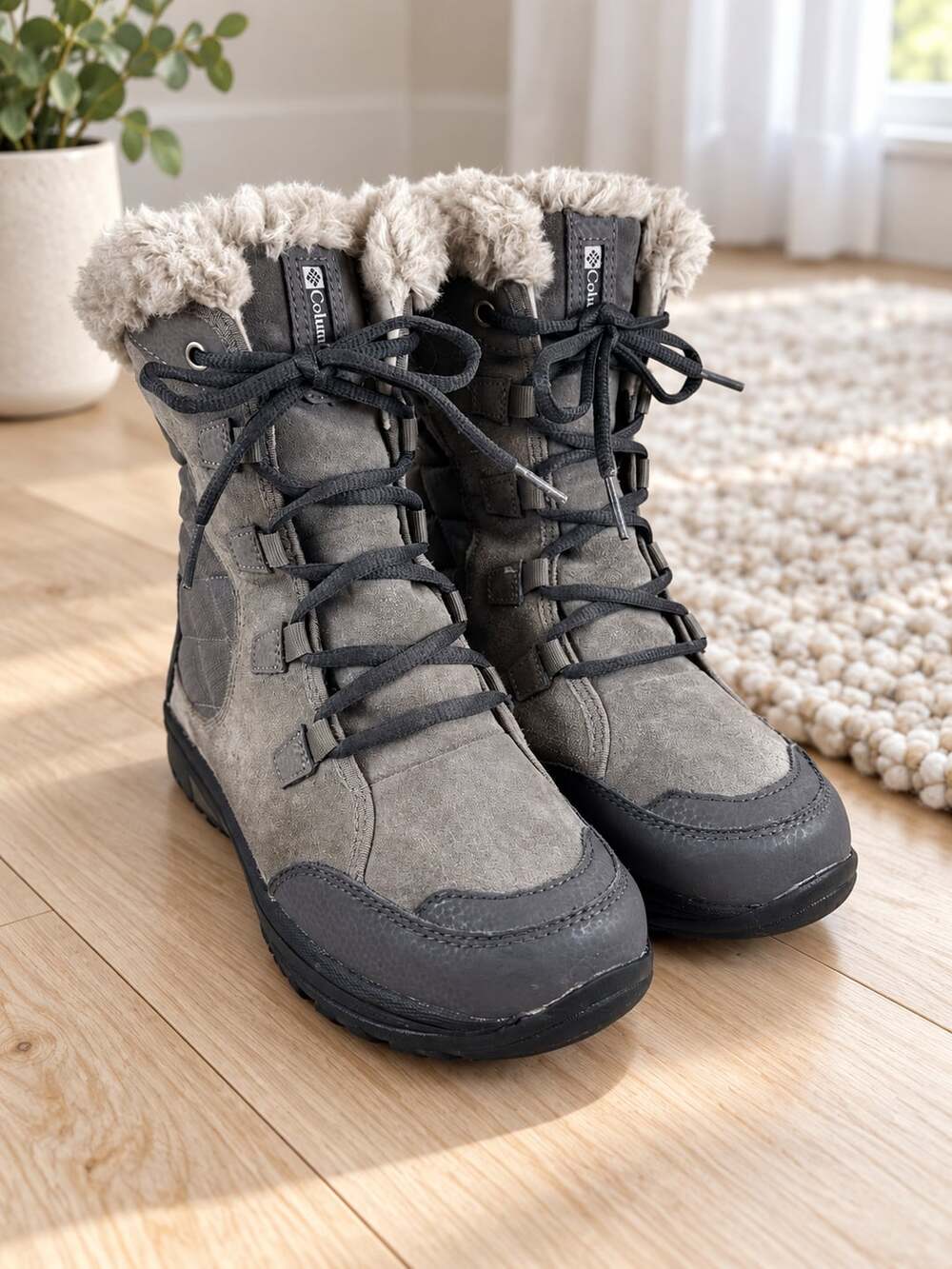 Columbia Ice Maiden Youth Snow Boots Size 4 Gray Waterproof Faux Fur Lace Up